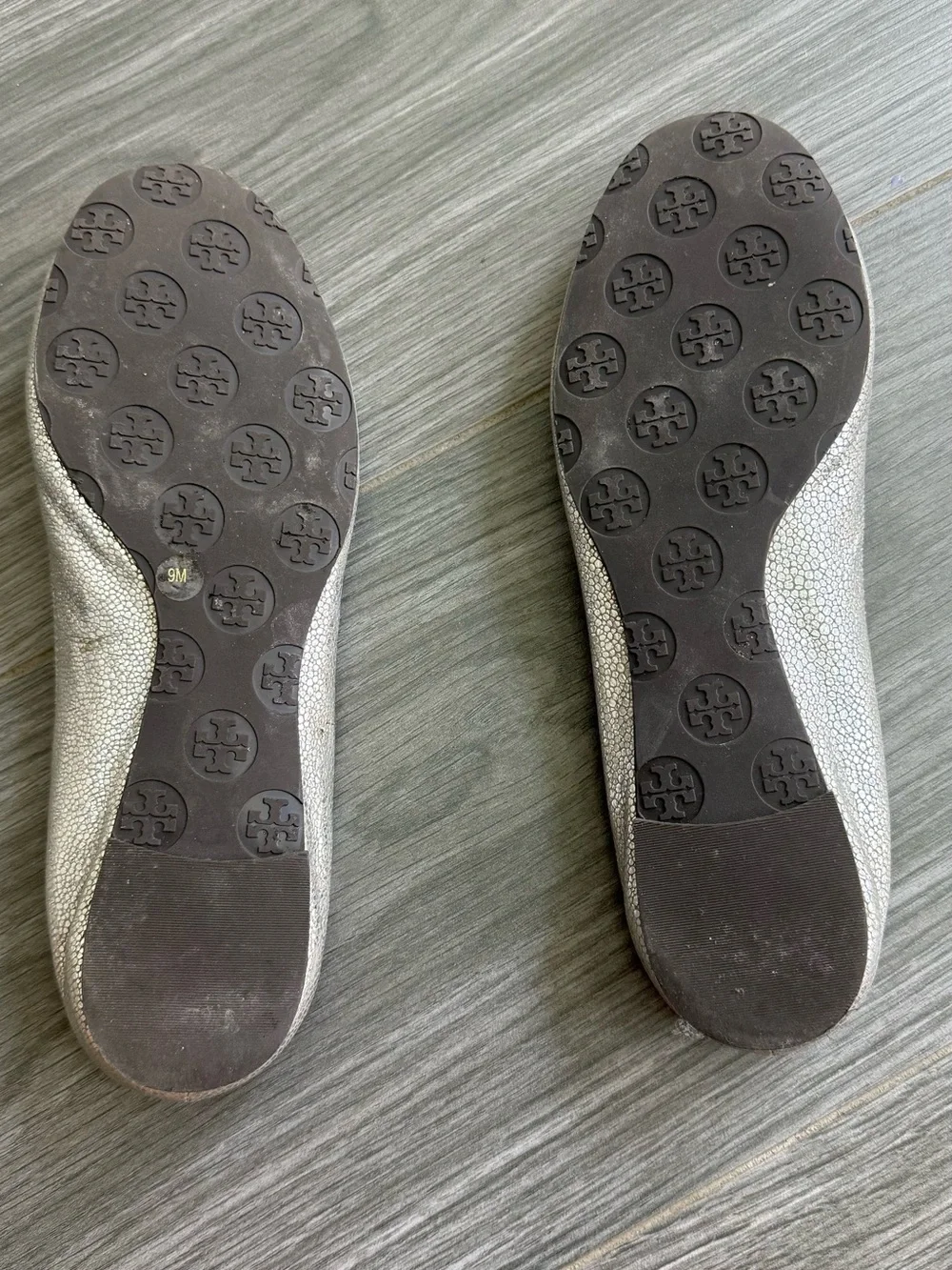 Tory Burch Metallic Silver Reva Logo Ballet Flats size 9